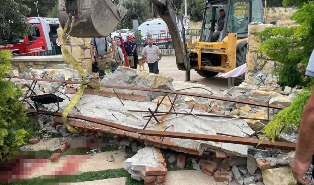 İzmir’in Menemen ilçesinde bir düğün salonunun bahçe girişindeki dekoratif kemerin