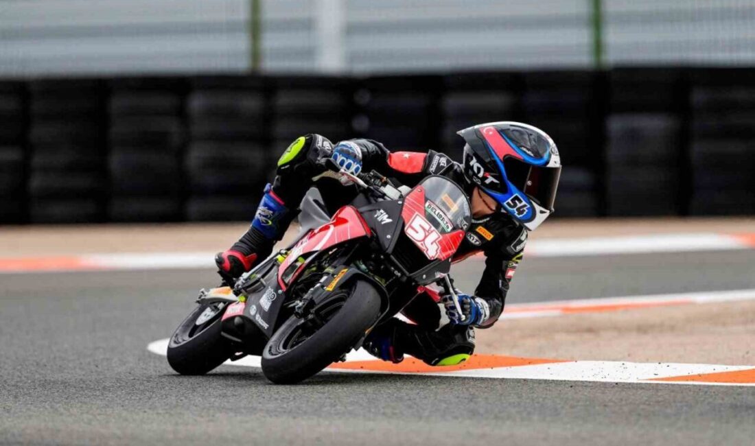 genç milli motosiklet sporcusu Uzay Alp Urcan, eski Çekyalı grand