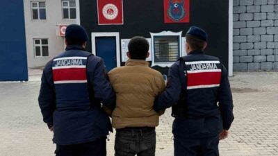 Afyonkarahisar’da jandarma tarafından gerçekleştirilen denetimlerde çeşitli suçlardan aranan 50 kişi