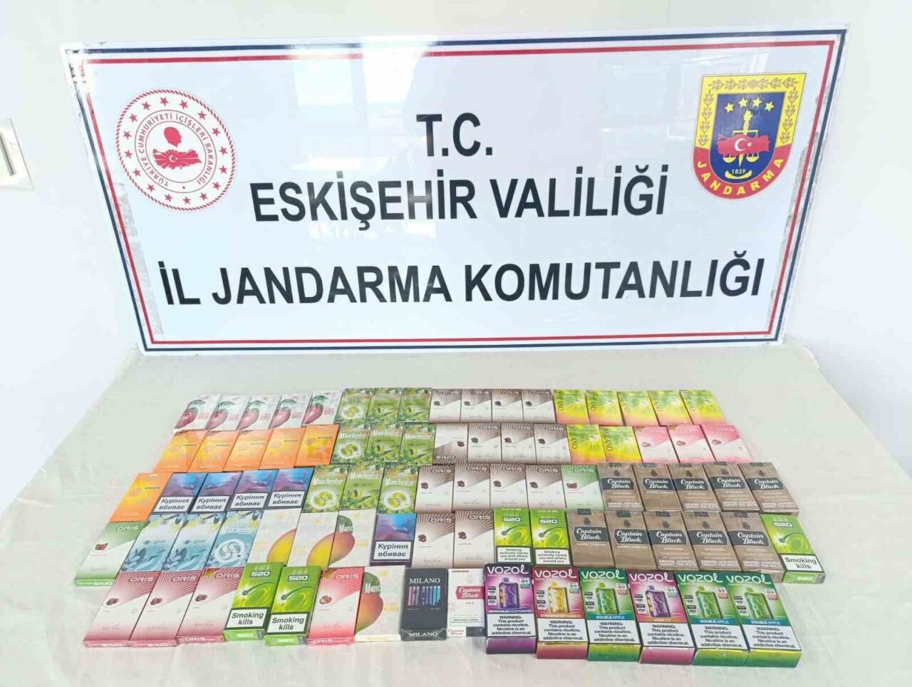 Eskişehir’de jandarma ekiplerince 6 adet elektronik sigara ile 129 paket