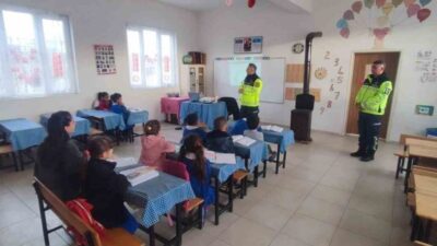 Kilis’te trafik jandarması timleri, öğrenci güvenliği için okul servis araçlarını