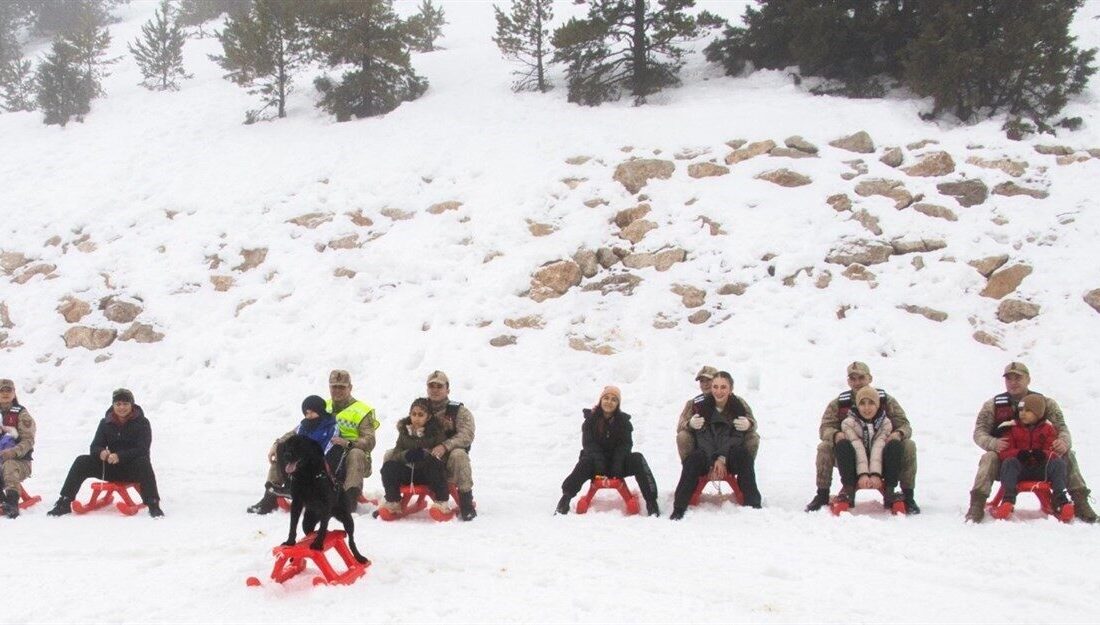 Erzincan İl Jandarma Komutanlığı tarafından düzenlenen sosyal sorumluluk etkinliğinde, şehit