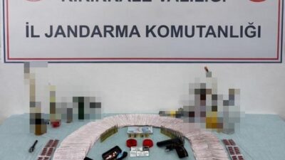 Kırıkkale’de jandarma ekiplerinin düzenlediği uyuşturucu operasyonunda 3 şüpheli gözaltına alındı.