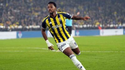 Fenerbahçe’nin sezon başında kiralık olarak kadrosuna kattığı Jhon Duran’ın sarı-lacivertli