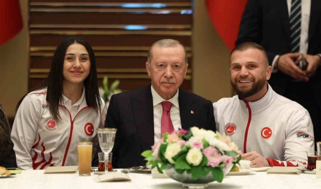 Beştepe Millet Sergi Salonu’nda düzenlenen iftar programında Cumhurbaşkanı Recep Tayyip