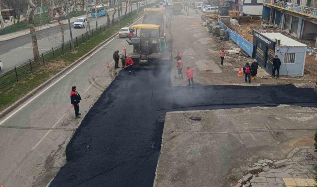 Kahramanmaraş Büyükşehir Belediyesi ekipleri, Dulkadiroğlu ve Onikişubat ilçelerinde eş zamanlı