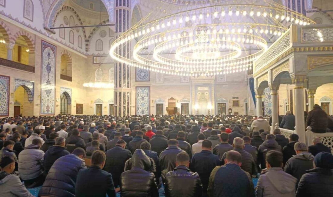 Kahramanmaraş’ta on bir ayın sultanı Ramazan ayının ilk teravih namazı