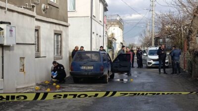 Kahramanmaraş’ın Dulkadiroğlu ilçesinde bir kişi, otomobiline bindiği sırada kayınbiraderinin silahlı