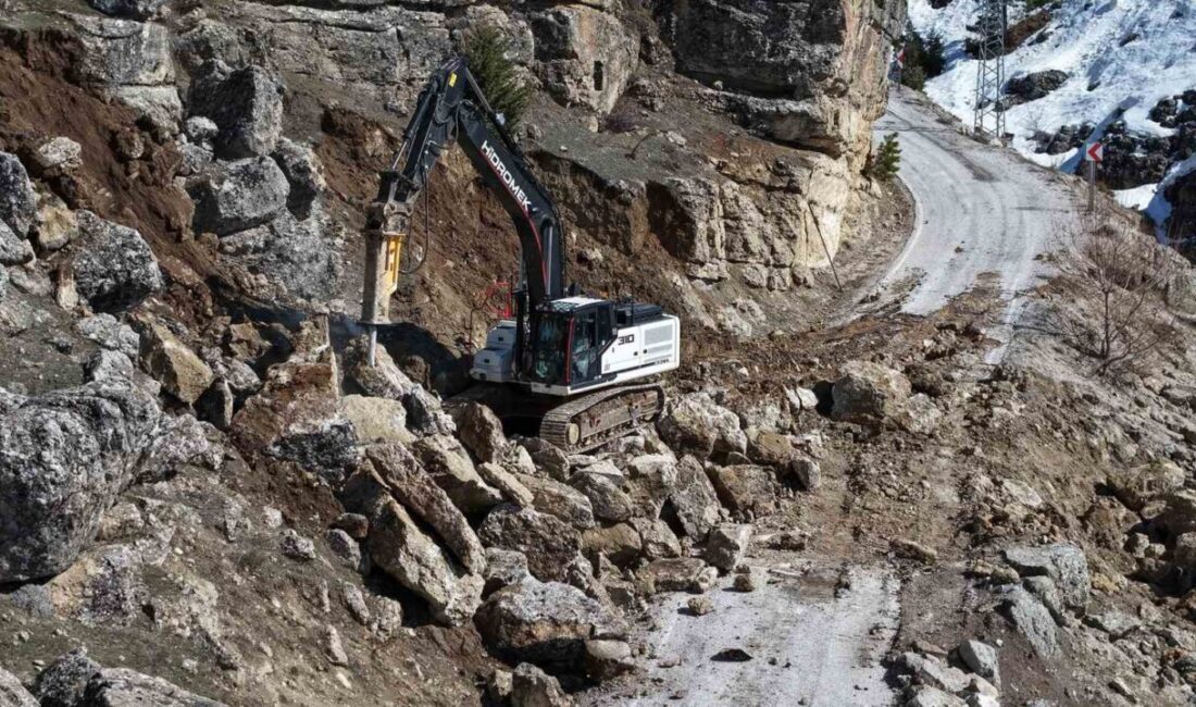Kahramanmaraş’ın kırsal bölgelerinde kar küreme çalışmaları durmaksızın devam ederken, aşırı