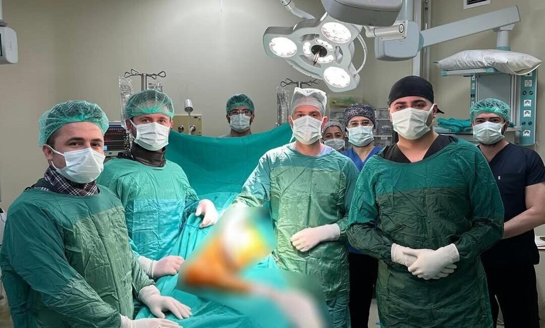 Yozgat’ın Akdağmadeni ilçesinde 91 yaşında kalçası kırılan hasta, yapılan ameliyat