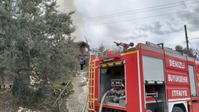 Denizli’nin Kale ilçesinde çıkan ev yangını, itfaiye ekiplerinin yoğun müdahalesiyle