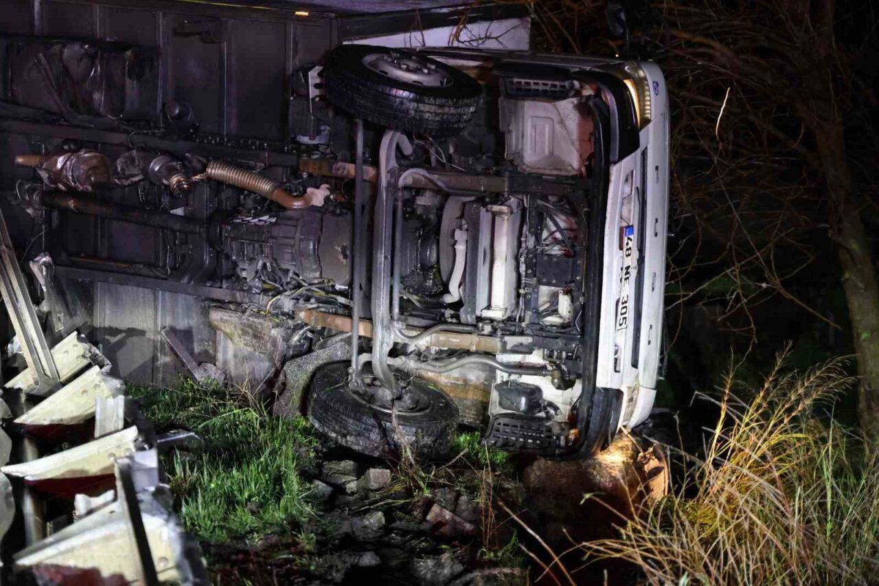 Aydın-Muğla karayolunda meydana gelen tek taraflı trafik kazasında bir kişi