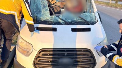 Samsun’un Terme ilçesinde beton köprü ayağı yüklü tıra arkadan çarpan