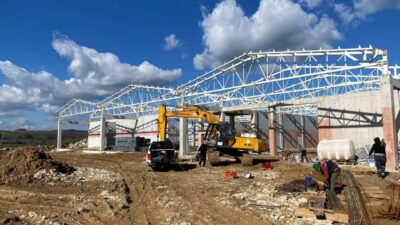 Kocaeli Büyükşehir Belediyesi tarafından Kandıra ilçesinde yapımı süren Fındık Depolama