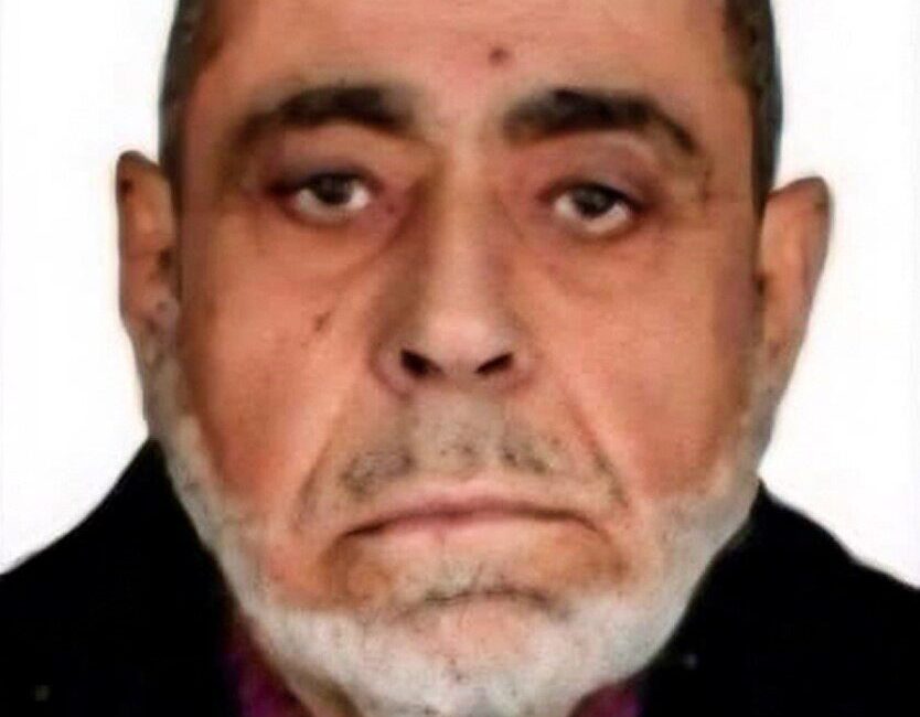 Bursa’da gece yarısı zili çalan kişi ile konuşmak için kapının