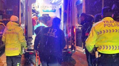 Erzurum’da akşam saatlerinden itibaren etkili olan kar yağışı, trafik kazalarını