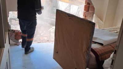 Bursa’nın Karacabey ilçesinde devam eden bir inşaat çalışması sırasında bitişikte