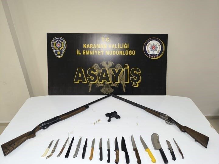 Karaman’da polisin yaptığı uygulamalarda ruhsatsız silahlar ve uyuşturucular ele geçirilirken,
