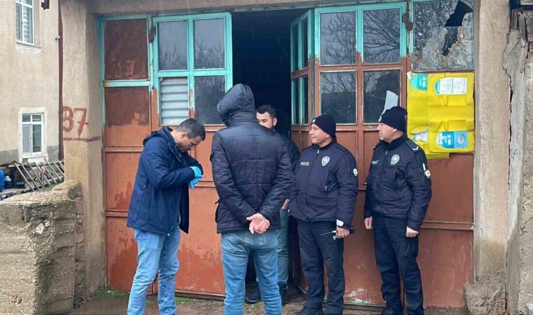 Karaman’da bir kişi babası tarafından evin deposunda silahla vurulmuş halde
