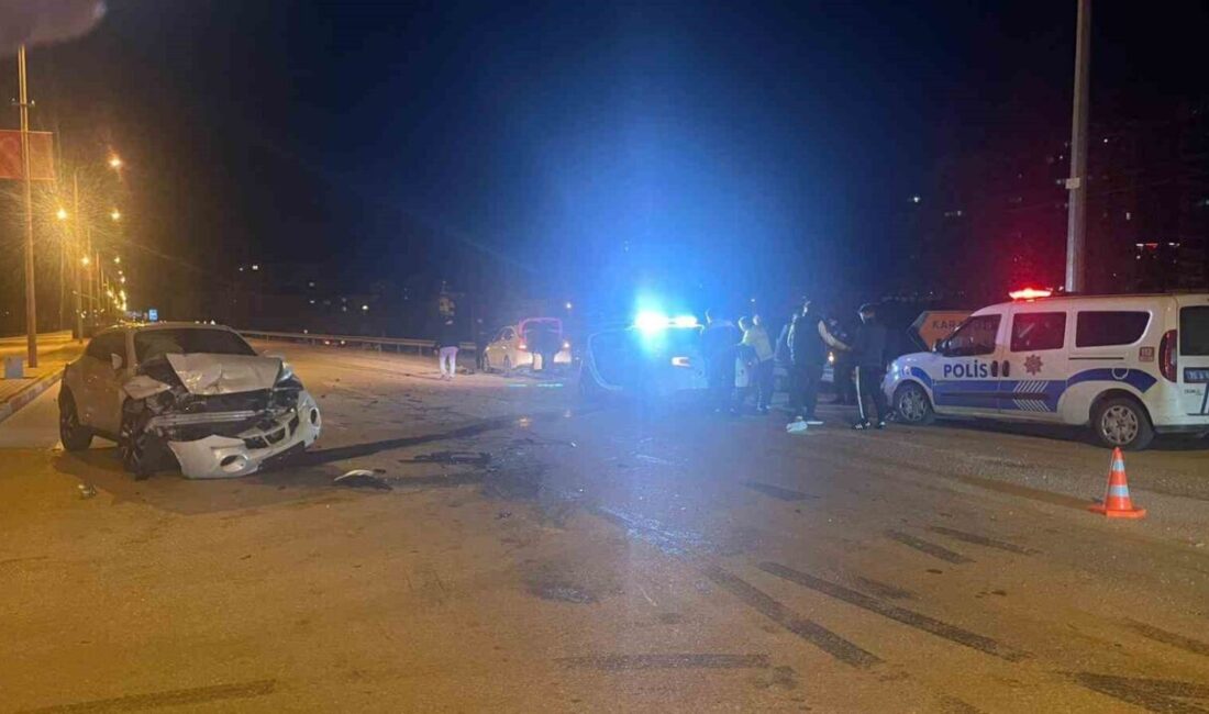 Karaman’da iki otomobilin çarpıştığı kazada aynı aileden 4 kişi yaralanırken,