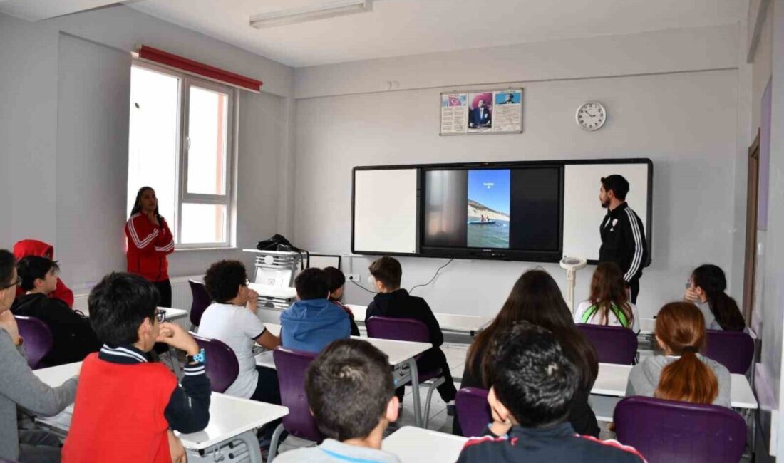 Karaman’da kürek sporcularının belirlenmesi için okullarda yetenek taraması gerçekleştirildi. Karaman