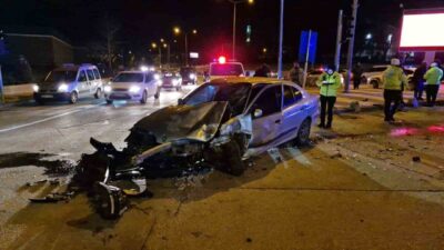 Karaman’da polisin “dur” ihtarına uymayarak kaçan otomobil kavşakta başka bir