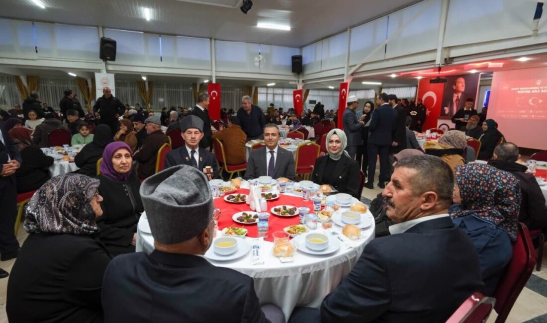 Karaman’da şehit aileleri, gazi ve yakınları “Büyük Aile Sofraları” iftar