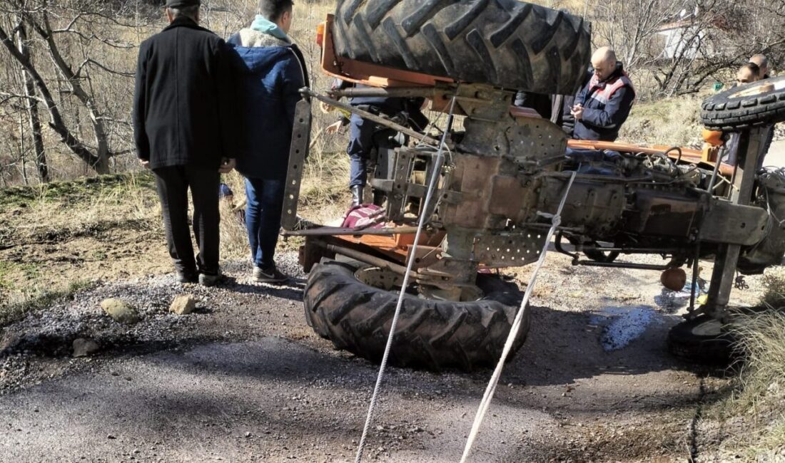 Karaman’da devrilen traktörün altına kalan sürücü hayatını kaybederken, yanında bulunan