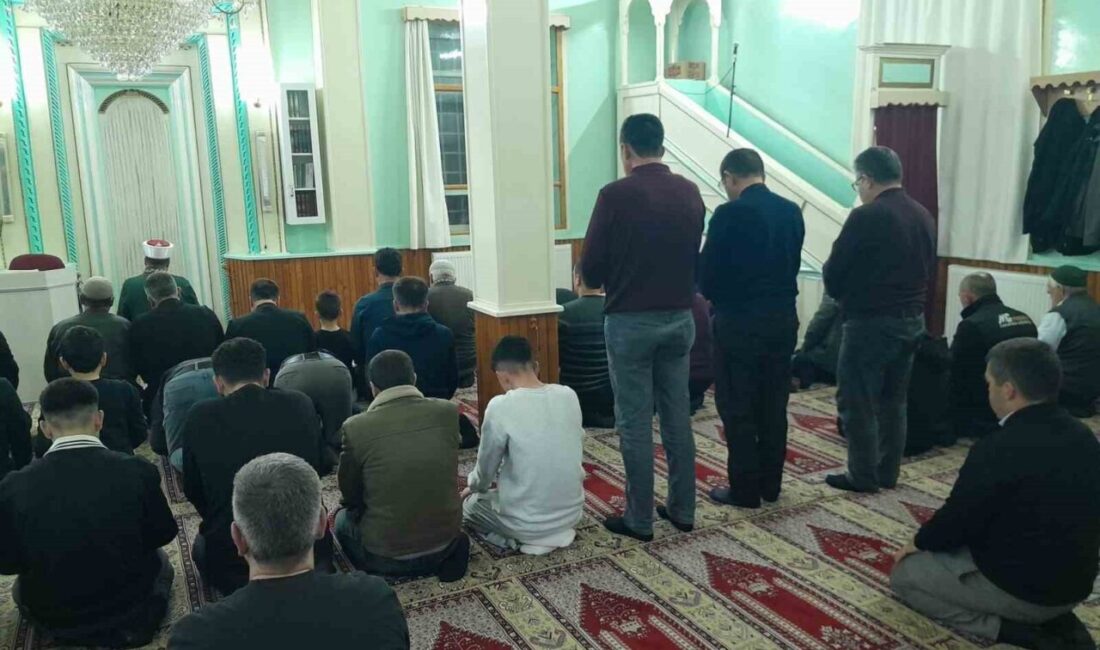 Konya’nın Karapınar ilçesinde ilk teravih namazı kılındı. Ramazan-ı Şerif’in gelişiyle