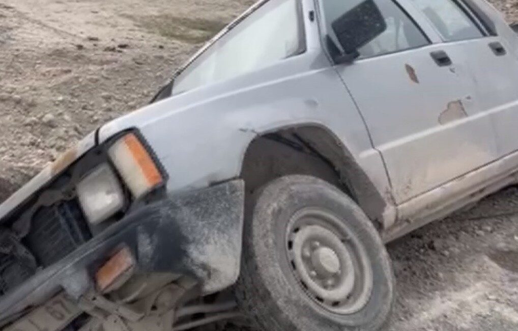 Konya’nın Karapınar ilçesinde pikapın çukura düşmesi sonucu meydana gelen trafik