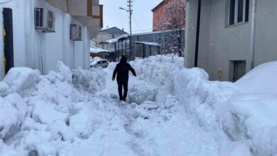Bingöl’ün Karlıova ilçesinde yaklaşık 40 gündür etkisini aralıklarla sürdüren yoğun