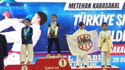 Sakarya’da düzenlenen Türkiye Spor Toto Yıldızlar Karate Ligi Finali’nde mücadele