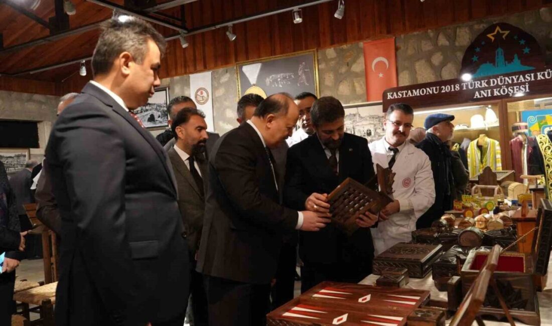 Kastamonu’da Halk Eğitim Merkezlerinde öğrenim gören kursiyer tarafından yapılan ahşap