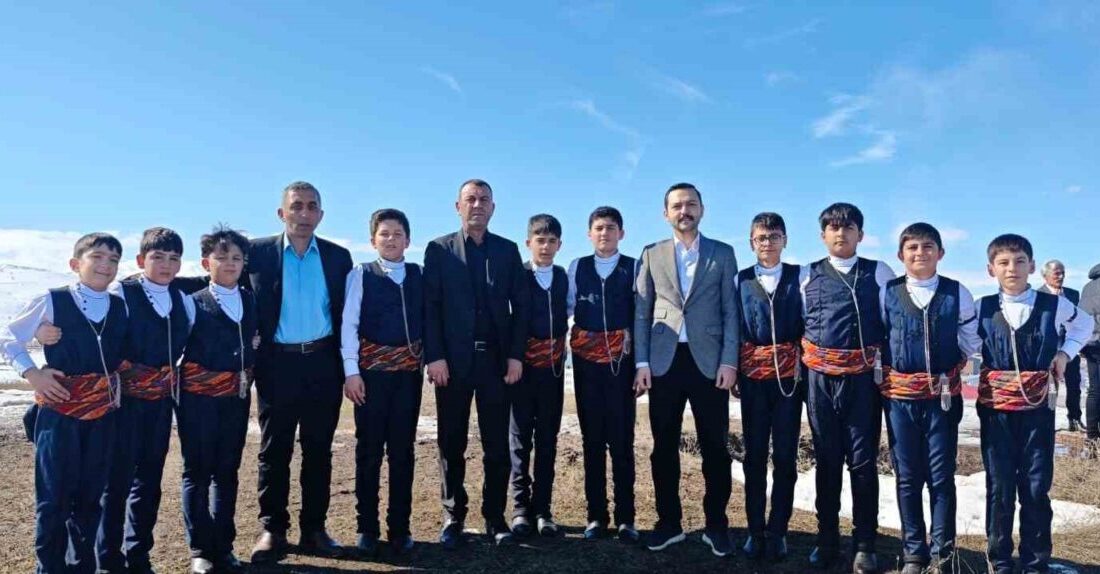 Aşkale Kaymakamı Emre Oğuztürk, Okul sporları kapsamında Erzurum’da düzenlenen Halk