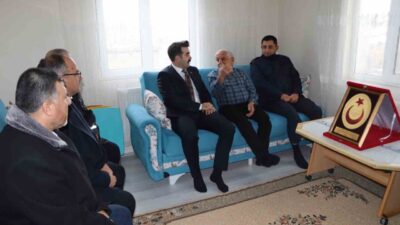 Tomarza Kaymakamı Selim Eser, Tomarzalı Şehit İsmail Cihan’ın babası Şahin