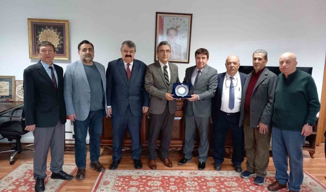 Eskişehir Kızılelma Turan Derneği Başkanı Ahmet Hızlan ve yönetim kurulu