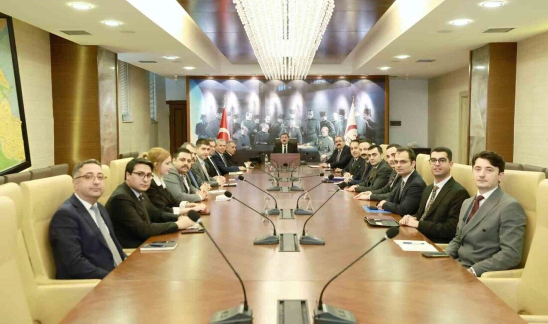 Samsun Valiliği koordinesinde düzenlenen İlçe Kaymakamları Toplantısı’nda, eğitimden trafiğe, güvenlikten