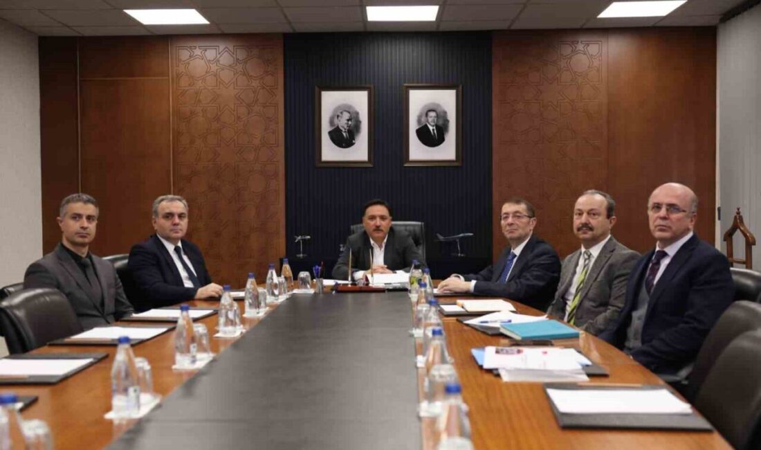 Kayseri Sağlık Hizmetleri Kapasite Değerlendirme Toplantısı Vali Gökmen Çiçek başkanlığında