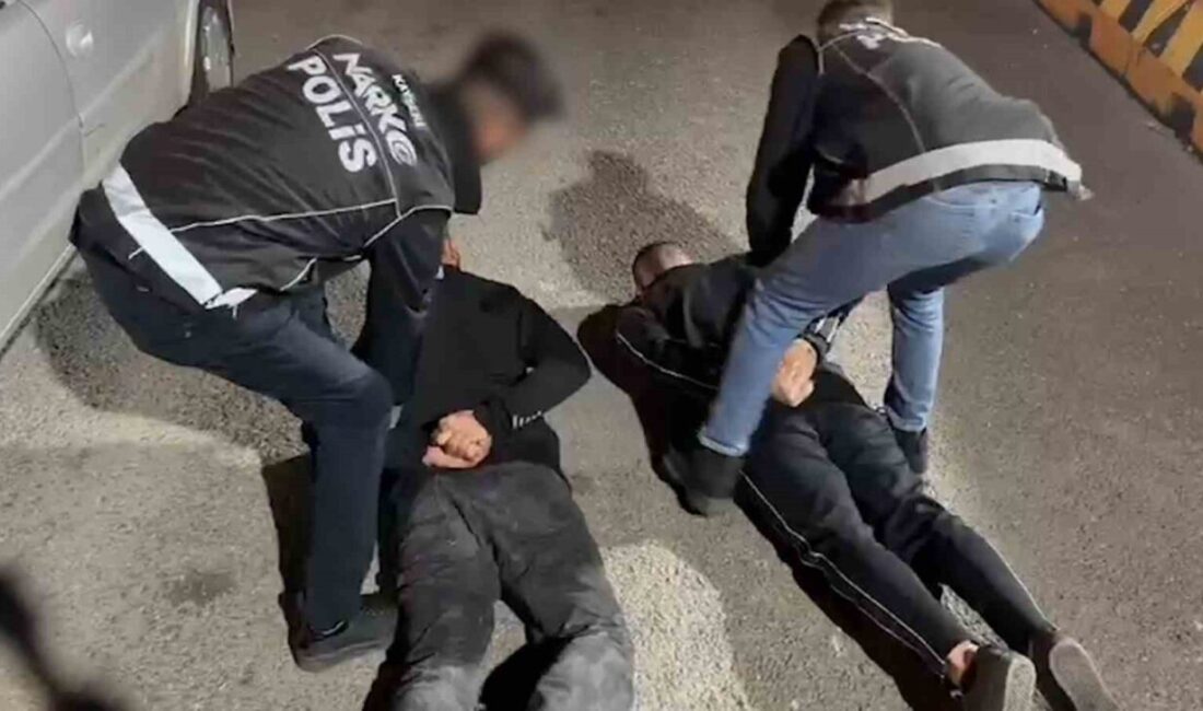 Kayseri’de polis ekiplerince düzenlenen operasyonda 26 bin 332 adet uyuşturucu