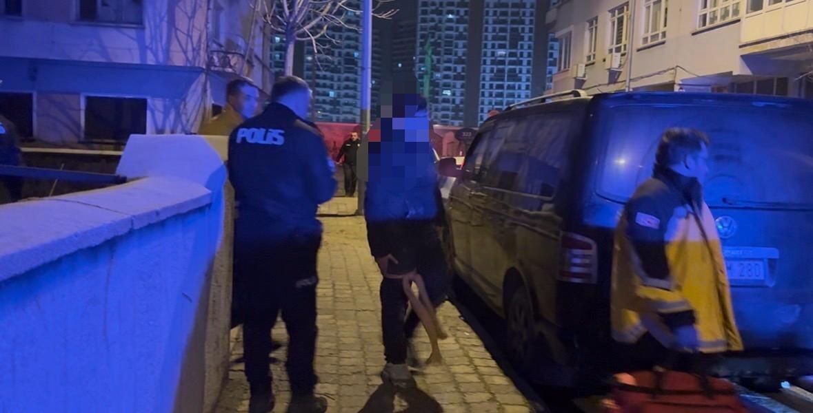 Kayseri’nin Kocasinan ilçesinde bacağından bıçaklanan çocuk bir binaya sığınırken, ekipler