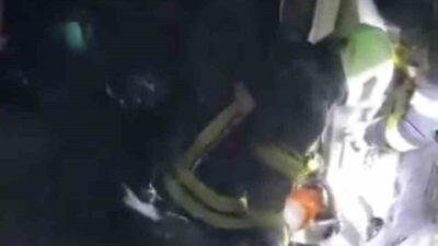 Kayseri’nin Yahyalı ilçesinde, kontrolden çıkan hafif ticari araç şarampole yuvarlanırken,