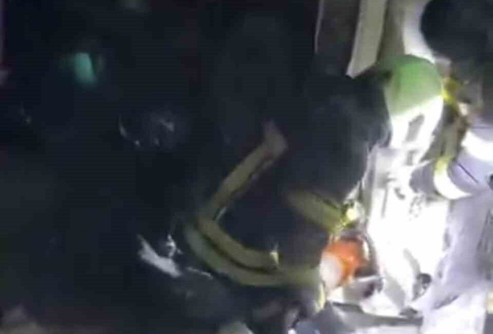 Kayseri’nin Yahyalı ilçesinde, kontrolden çıkan hafif ticari araç şarampole yuvarlanırken,