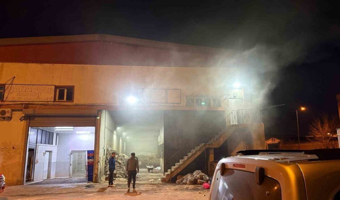 Kayseri’nin Kocasinan ilçesinde hayvansal yan ürünler tesisinde çıkan yangın, ekiplerin