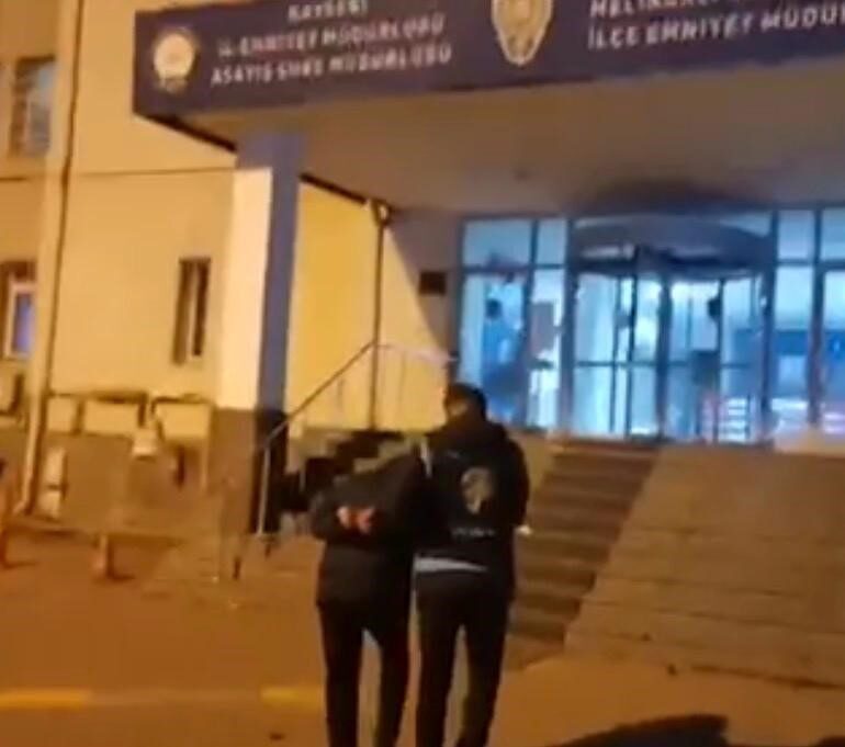 Kayseri’nin Kocasinan ilçesinde bir ikamete ateş ettikten sonra kaçan şüpheli