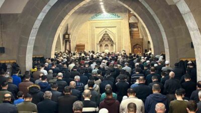 Kayseri’de vatandaşlar Berat Kandilini camilerde ibadet ederek, geçirdi. Şaban ayının