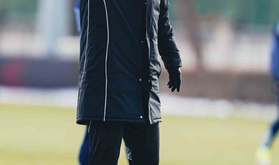 Kayserispor Teknik Direktör Radomir Djalovic son iki antrenmanda yer almadı.