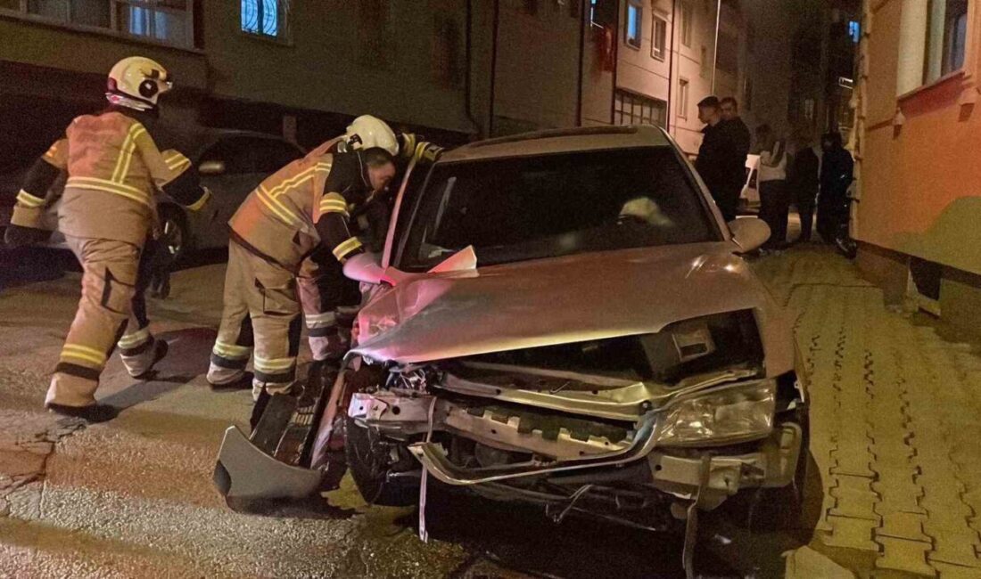 Karaman’da park halindeki araca çarpan otomobildeki 3 çocuk yaralandı. Kaza