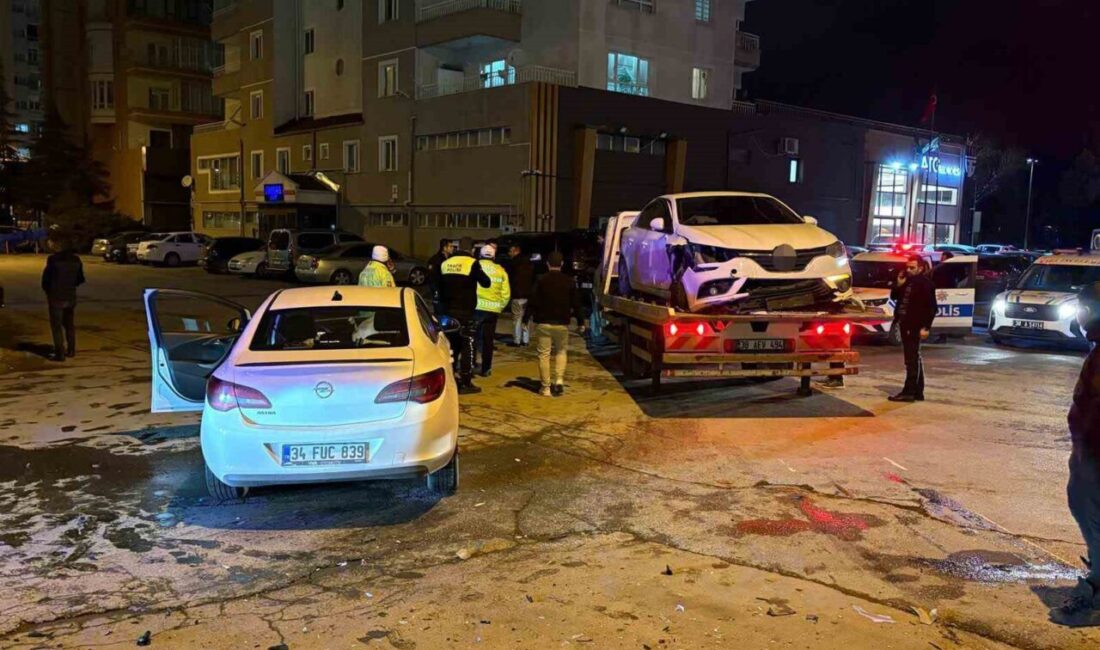 Kayseri’nin Melikgazi ilçesinde iki otomobilin çarpıştığı kazada yaralanan olmazken, otomobillerde