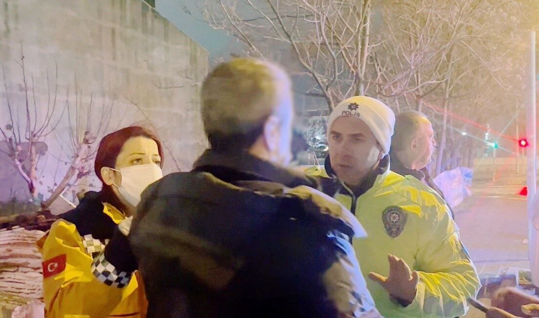 Tekirdağ Çorlu’da alkollü sürücünün kullandığı otomobil, kırmızı ışıkta duran servis