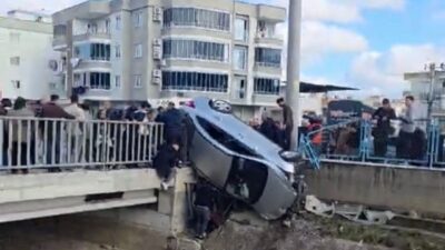 Mersin’in Tarsus ilçesinde iki aracın köprü üzerinde çarpışması sonucu 6